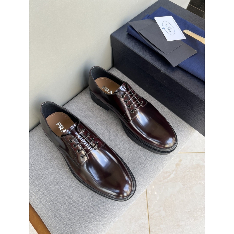 Pra*a leather shoes